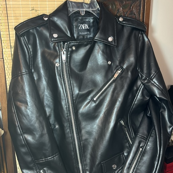 Zara Large Black Motorcycle Jacket Faux Leather Zippers Made in Myanmar VGUC - Picture 16 of 17
